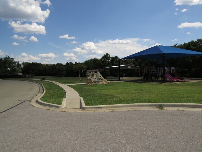 Building Photo - 2308 Darwin Cir