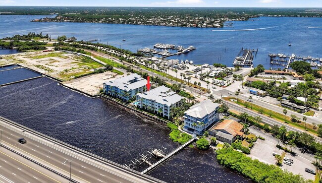 Building Photo - 275 NW Flagler Ave