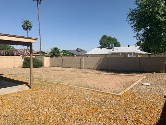 Building Photo - Great 3 bedroom 2 bath home