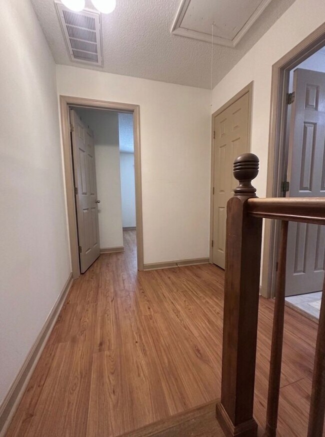 Building Photo - 2 Bedroom, 1.5 Bathroom Townhome in Durham