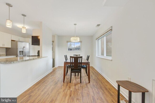 Building Photo - 350 Gatewater Ct