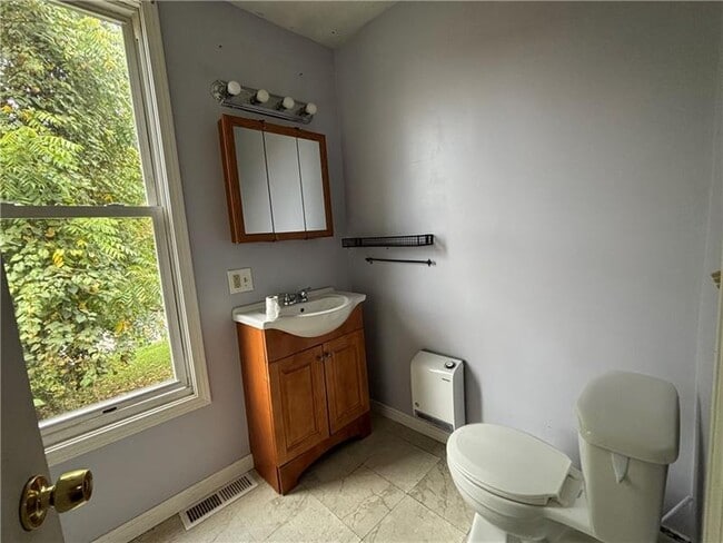Building Photo - 211 S Wade Ave