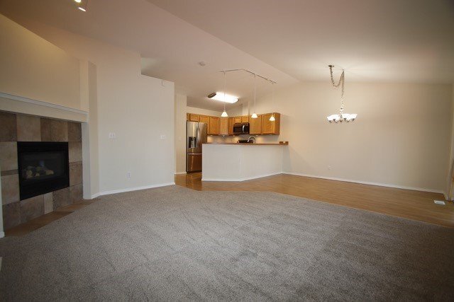 Building Photo - 3 Bedroom Eagle River Condo w/ Fenced Back...