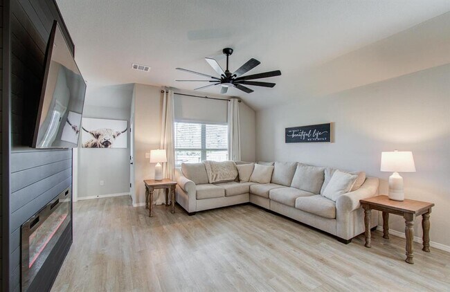 Building Photo - 14810 Archer Ct