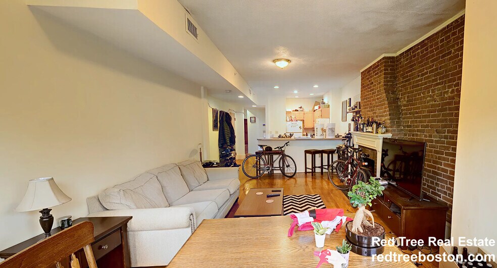 Building Photo - 1408 Beacon St