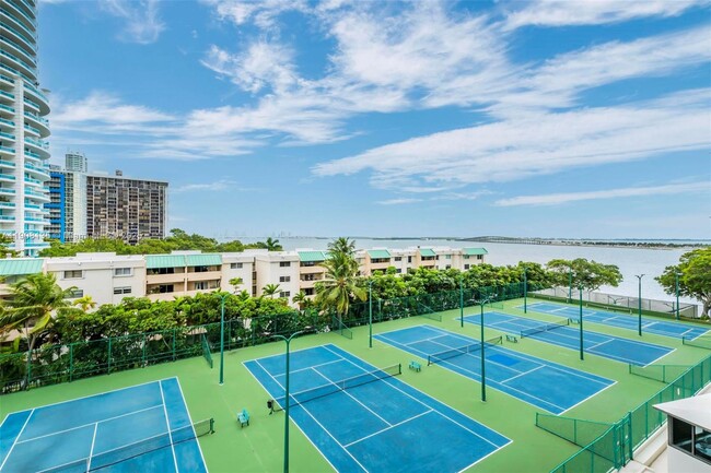 Building Photo - 2333 Brickell Ave