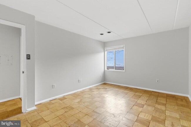 Building Photo - 2614 Fort Farnsworth Rd