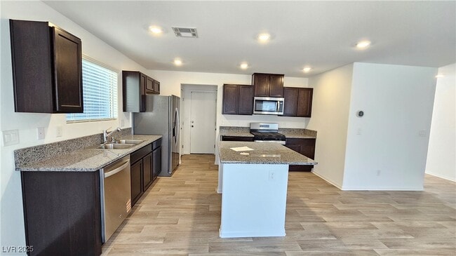 Building Photo - 6071 Swift Lariat St