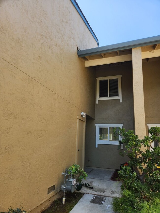 Building Photo - Spacious 4 bedroom in Foster City