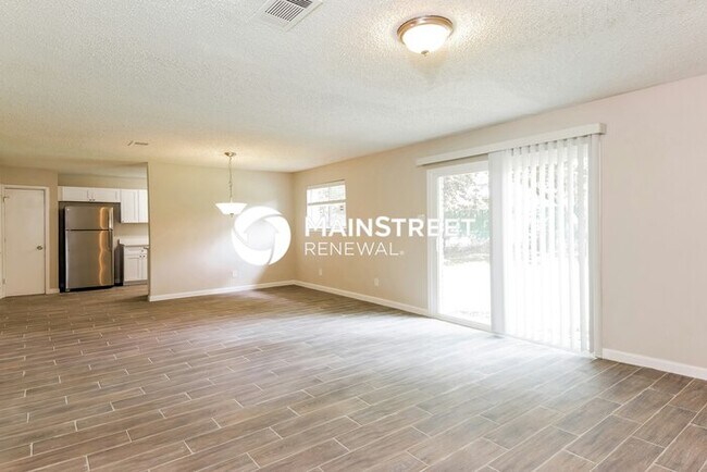Building Photo - 3 Bedroom Pet-Friendly Home in DALLAS, TX with Main Street Renewal