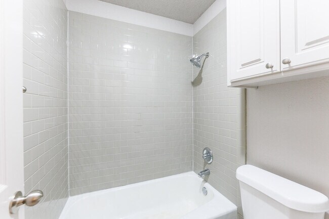 Building Photo - 9603 Orlando Ave