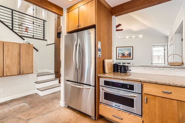 Building Photo - Peaceful 4 BDR Retreat in West Boulder