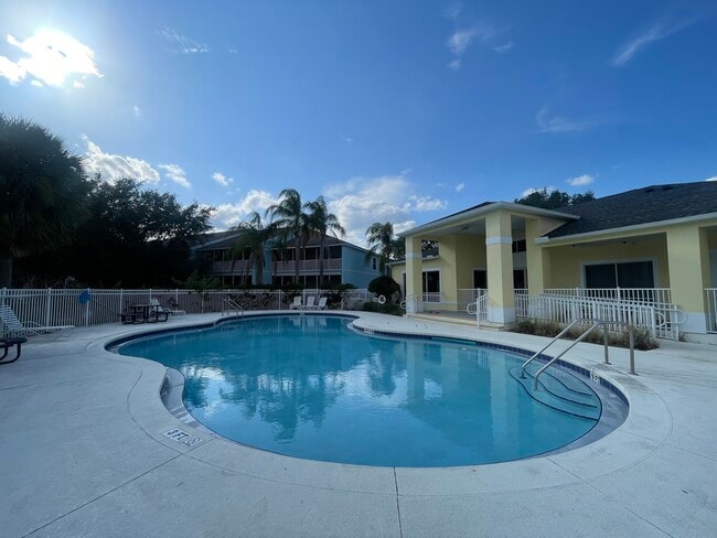 Building Photo - 3111 Sun Lake Ct