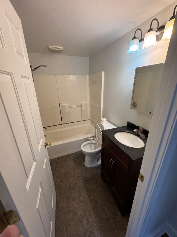 Building Photo - 62 Reed St