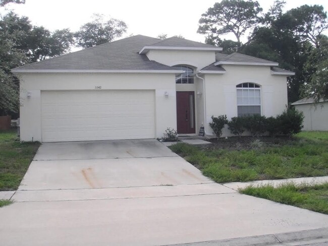 Primary Photo - Large 4 bedroom, 2 bath home for rent.