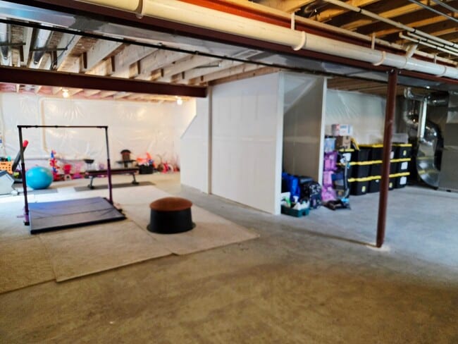 Building Photo - 1747 Goldenrod Turn