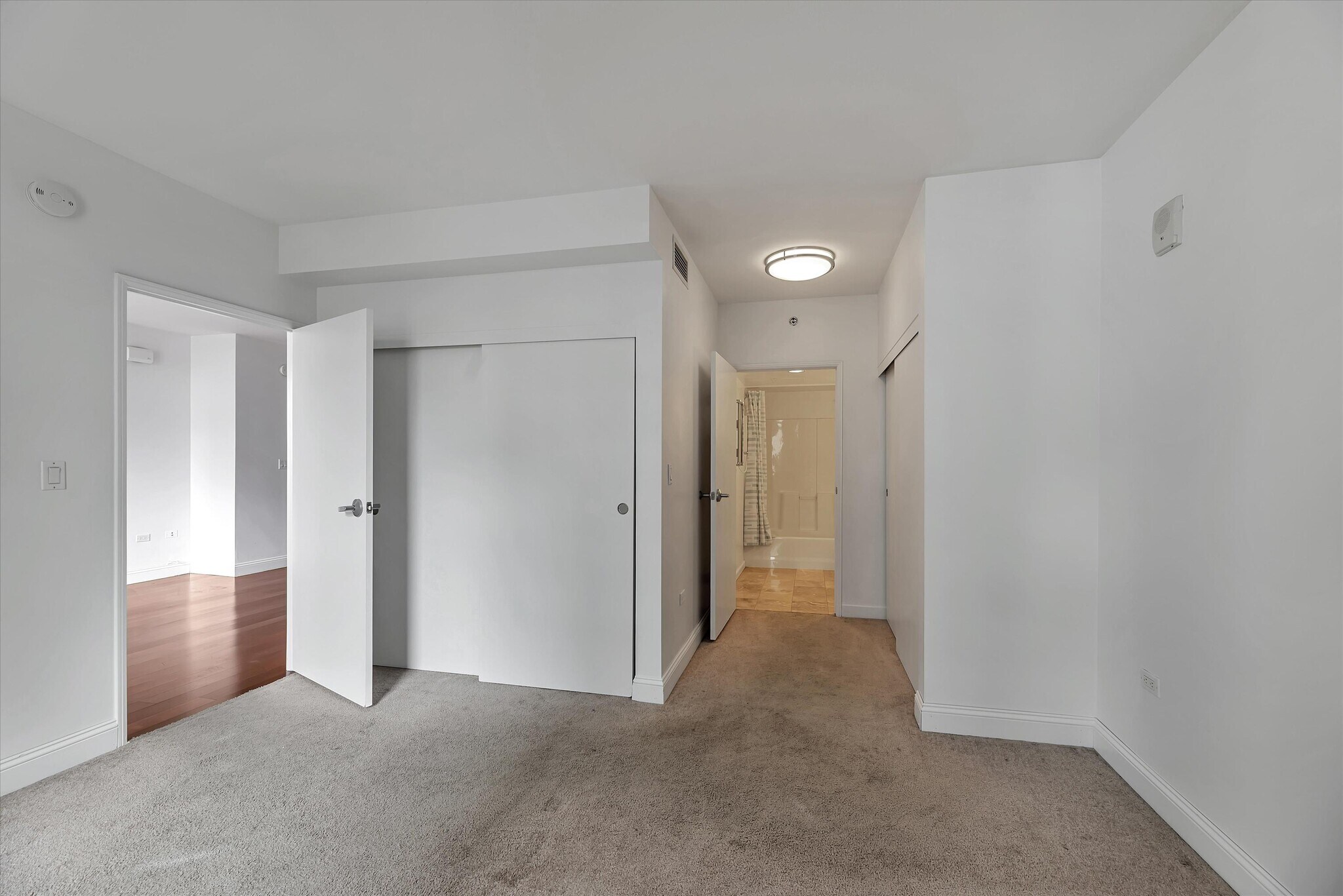 Building Photo - 425 W Beech St