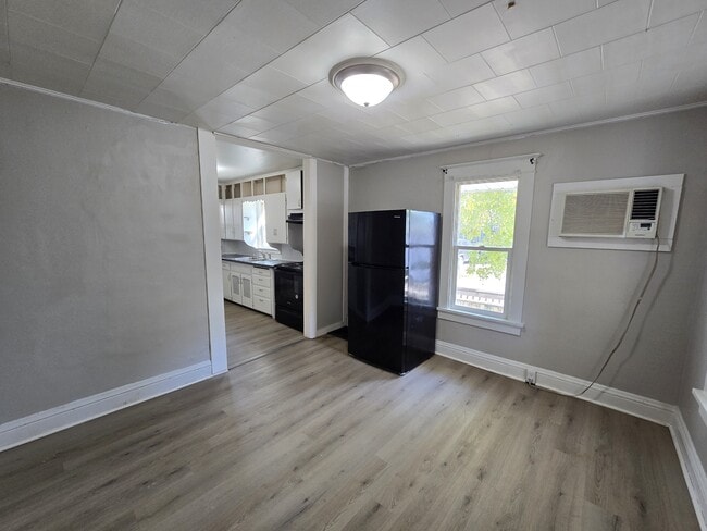 Building Photo - 518 Kern St