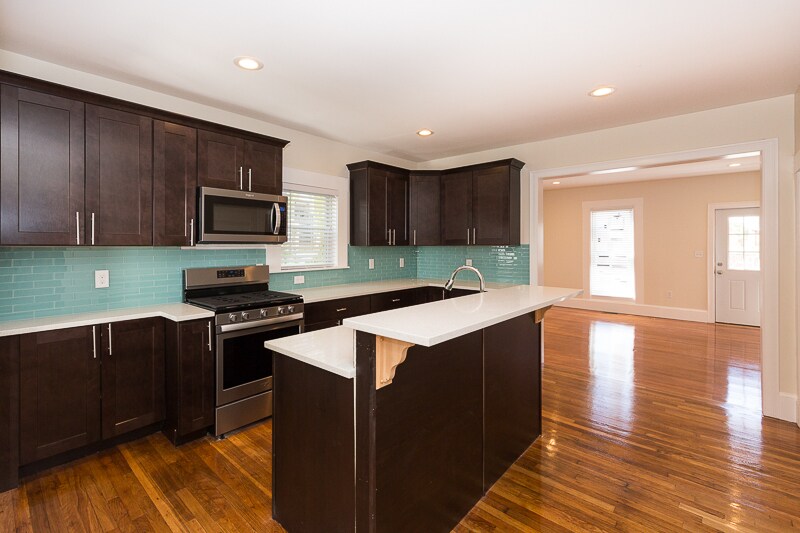 Building Photo - 9 Rock Valley Ave