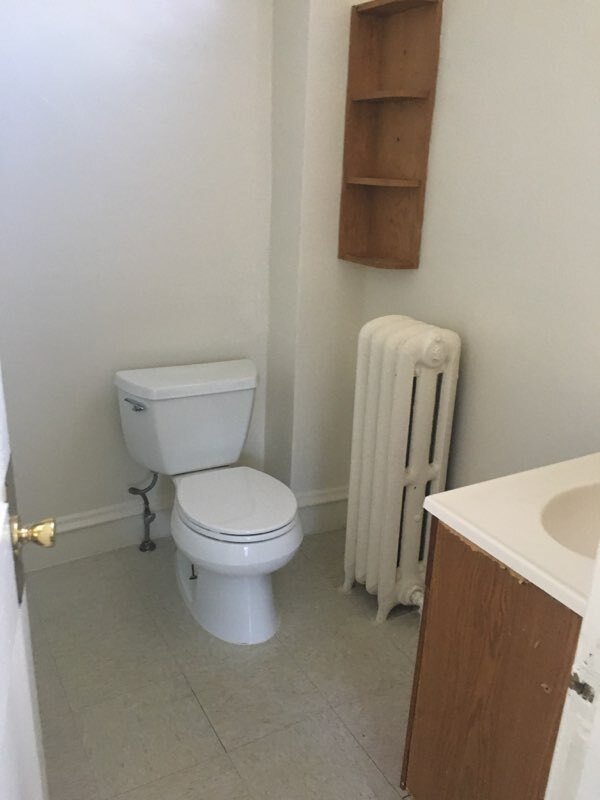 bathroom - 303 Locust St
