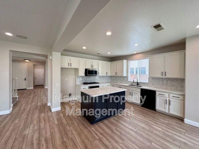Building Photo - 34333 Northhaven Dr