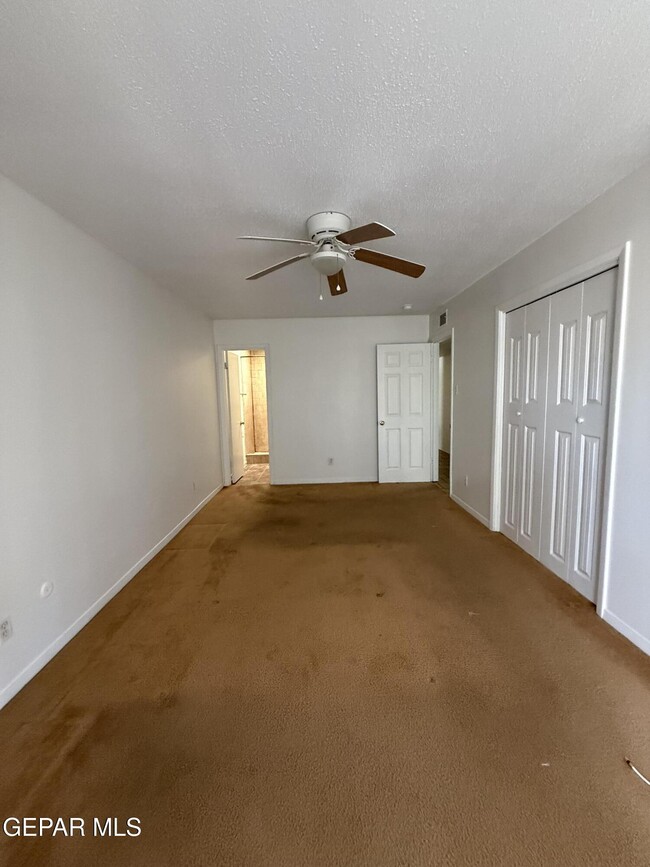 Building Photo - 6828 Escondido Dr