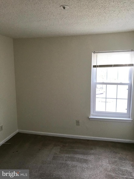 Building Photo - 14032 Vista Dr