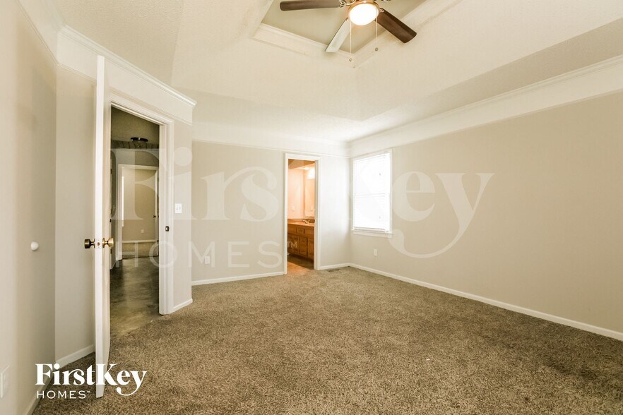 Building Photo - 1419 S Sheridan Bridge Pl