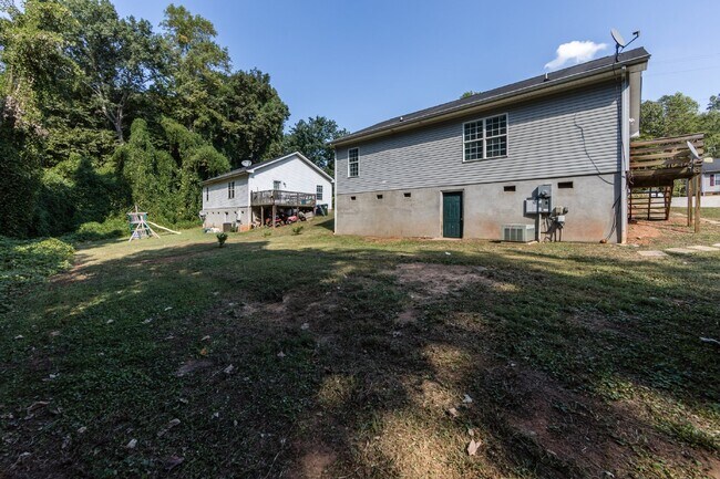 Building Photo - 814 King Arthur Dr