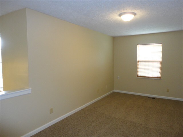 Building Photo - 8419 Dahlgren Ln