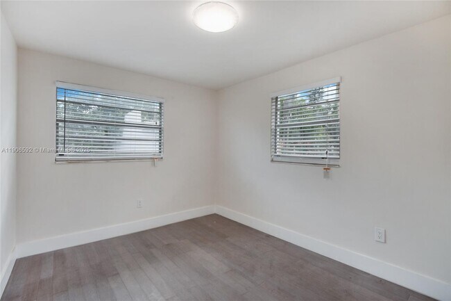 Building Photo - 522 NW 47th Terrace