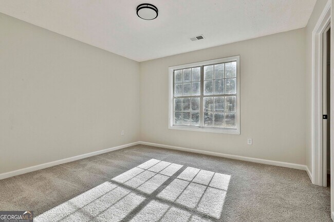 Building Photo - 76 Championship Ct