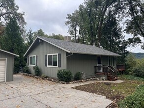 Building Photo - Charming Cascade Shores Retreat 2/1 1,000 ...