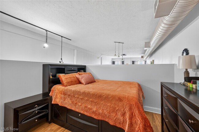 Building Photo - 408 W St Clair Ave