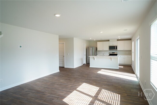 Building Photo - 104 Painted Lady Lp