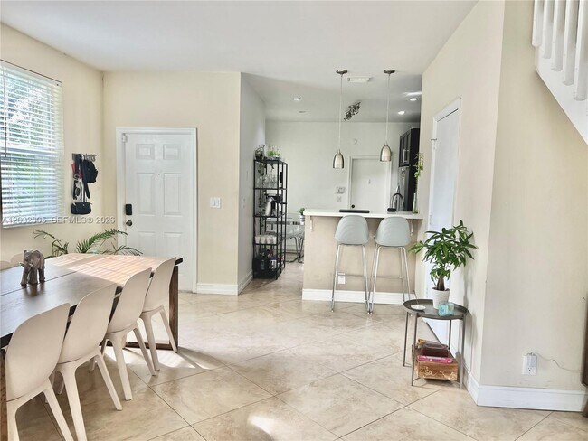 Building Photo - 2176 Salerno Cir