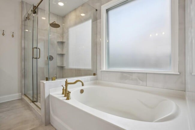 Building Photo - 346 Ardmore Ct NW