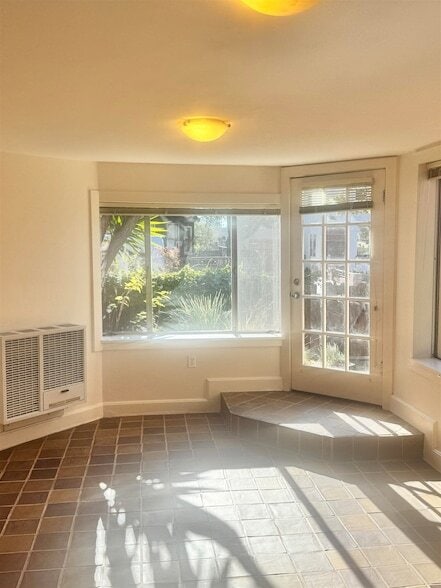 Building Photo - 1723 Carleton St