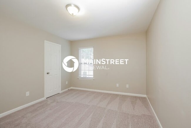 Building Photo - 4 Bedroom Pet-Friendly Home in Charlotte, ...
