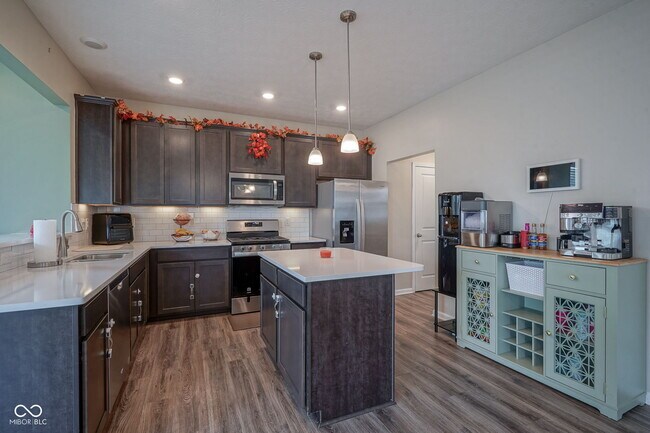 Building Photo - 6810 Birmingham Ave