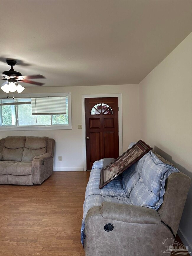 Building Photo - 1052 Well Line Rd