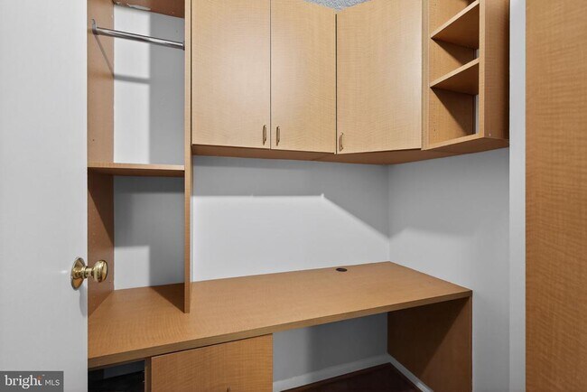 Building Photo - 200 N Pickett St