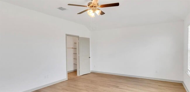 Building Photo - 207 Sweetwater Crk Ln