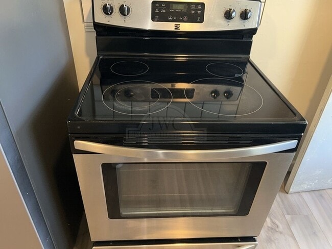 Building Photo - 1702 Alamo Ave