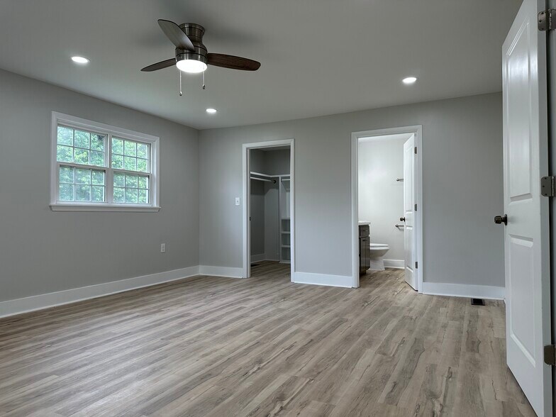 Master Bedroom - 510 2nd Ave S
