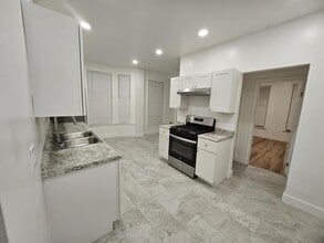 Building Photo - 75 5th Ave