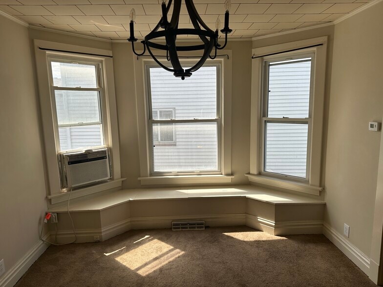 Building Photo - 151 Elm St