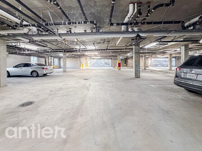 Building Photo - 4007 W Martin Luther King Jr Blvd