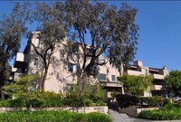 Building Photo - EPIC REA:End-Unit & Top 2 Floor (Penthouse...