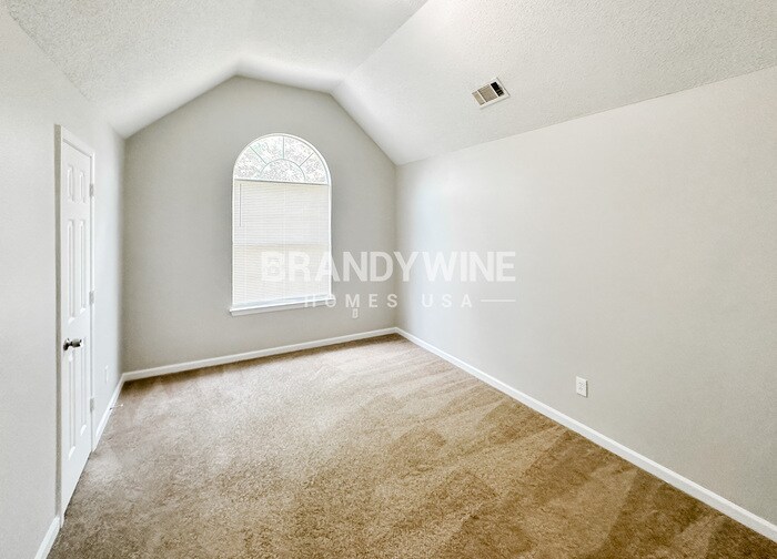 Building Photo - 2126 Mulberry Ln